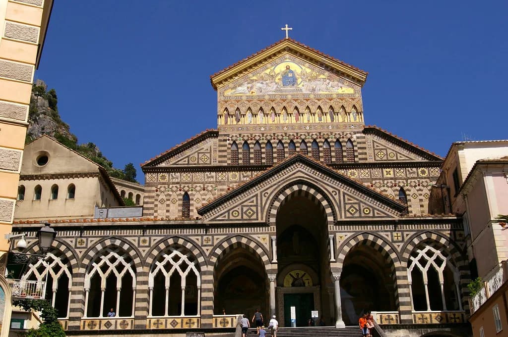Amalfi Packing List: What to Pack for Stairs, Boats, and Coastal Weather