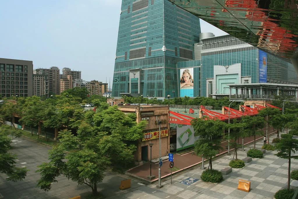 What to Wear Hiking in Taipei: Layers, Footwear and Rain Gear