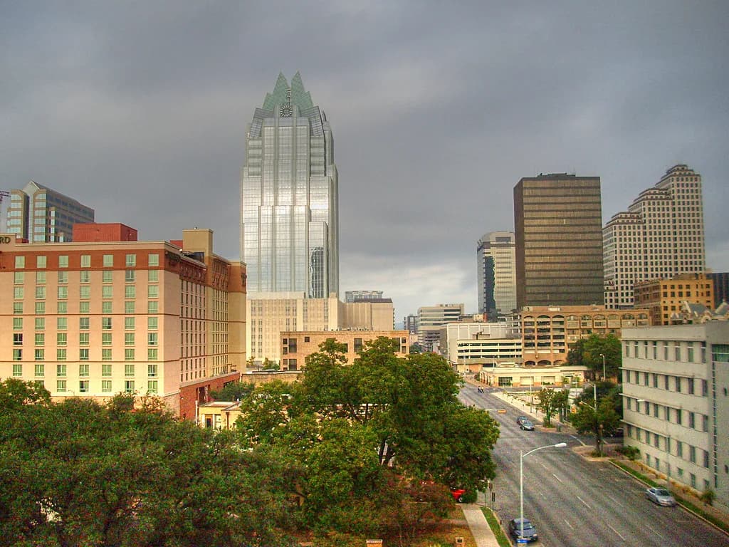 What to Wear in Austin in March: Layering & Packing Guide