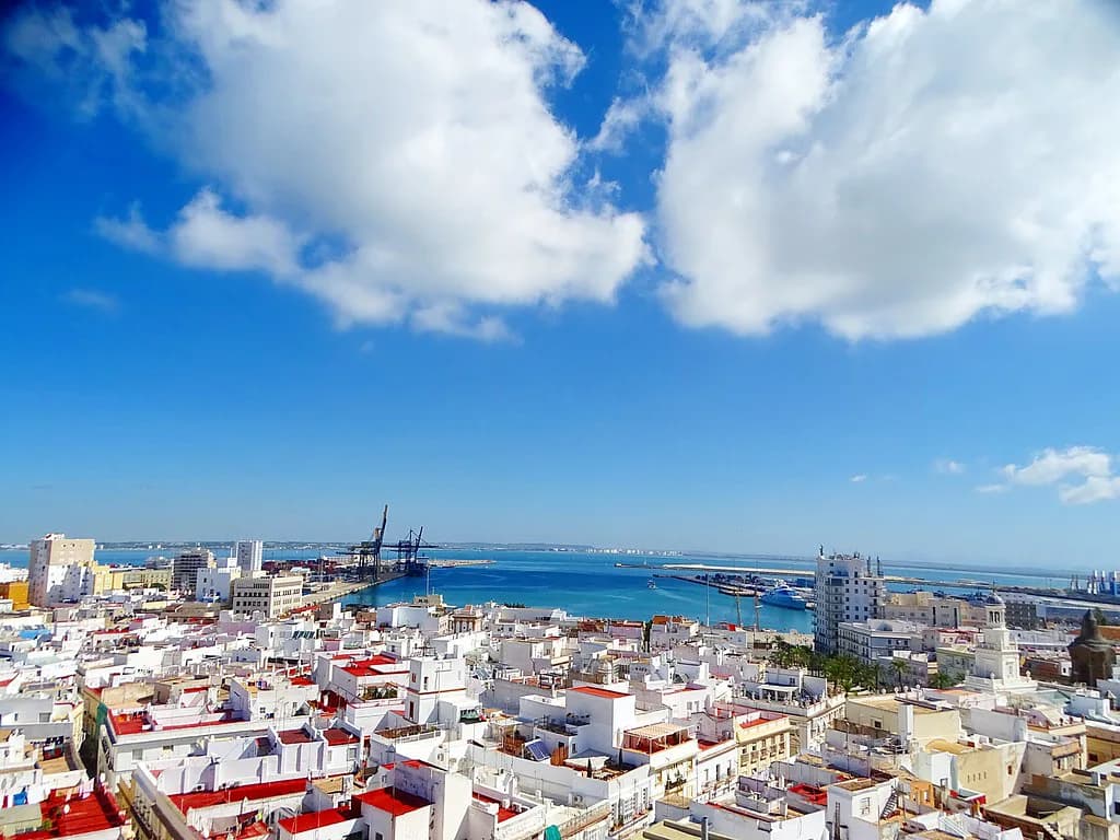 What to Wear in Cádiz in February for Carnival Days and Nights