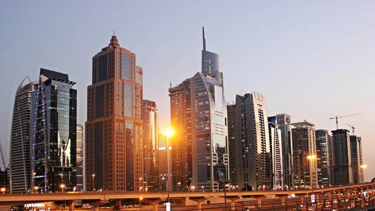 What to Wear in Dubai in October: Packing Guide