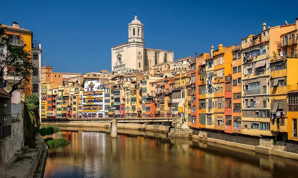 What to Wear in Girona in September: Packing Guide