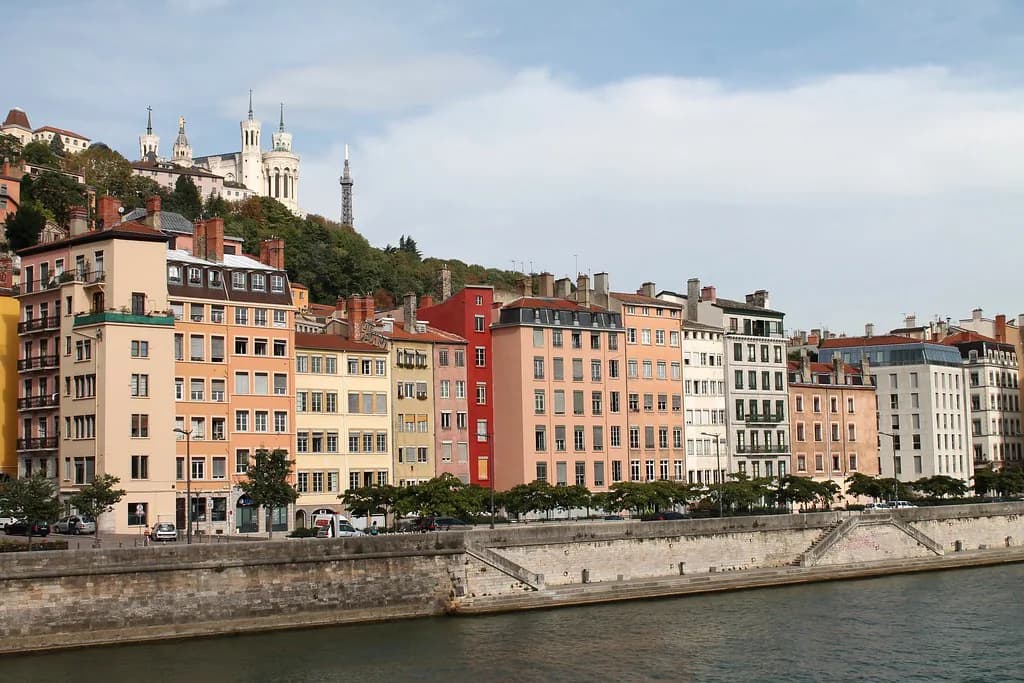 7 Essential Tips for What to Wear in Lyon in February