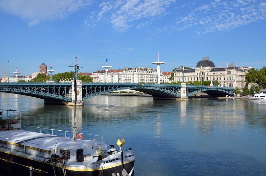 What to Wear in Lyon in October: 10 Essential Packing Tips