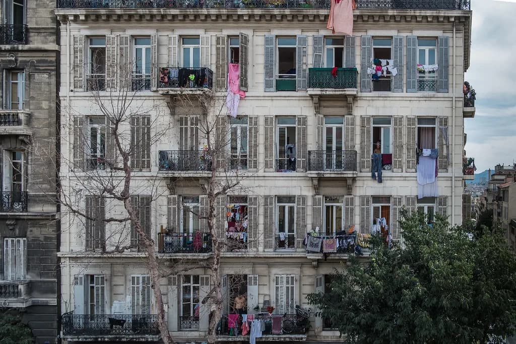 What to Wear in Marseille in October: 10 Essential Packing Tips