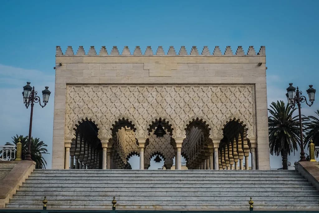 What to Wear in Rabat in April: Layers, Modest Outfits, and Packing Tips