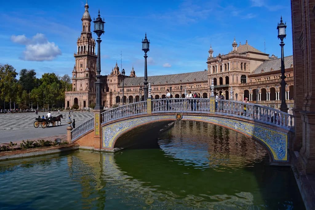 10 Essential Tips for What to Wear in Seville in August