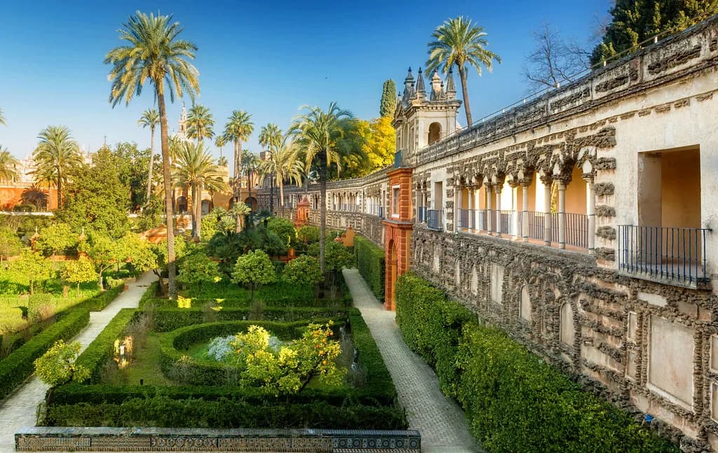 10 Essential Tips for What to Wear in Seville in July