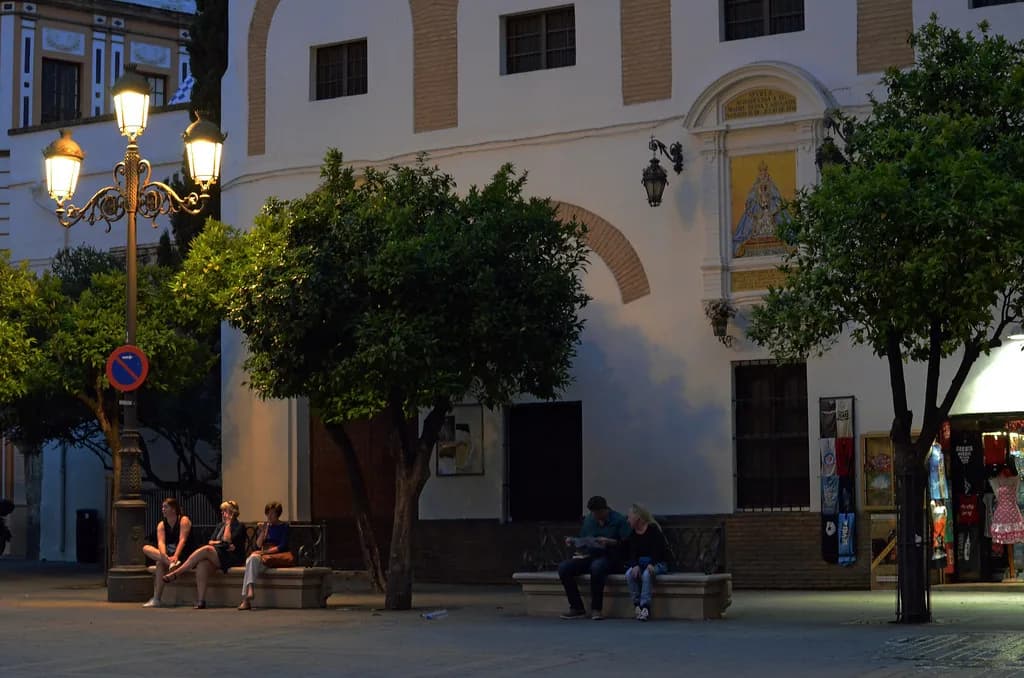 9 Essential Tips for What to Wear in Seville in March