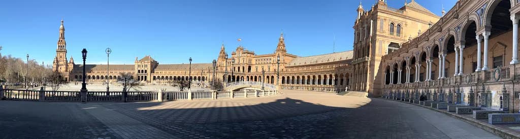 What to Wear in Seville in October: A Seasonal Packing Guide