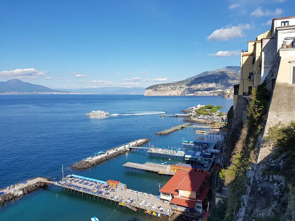 What to Wear in Sorrento in December: 8 Essential Packing Tips