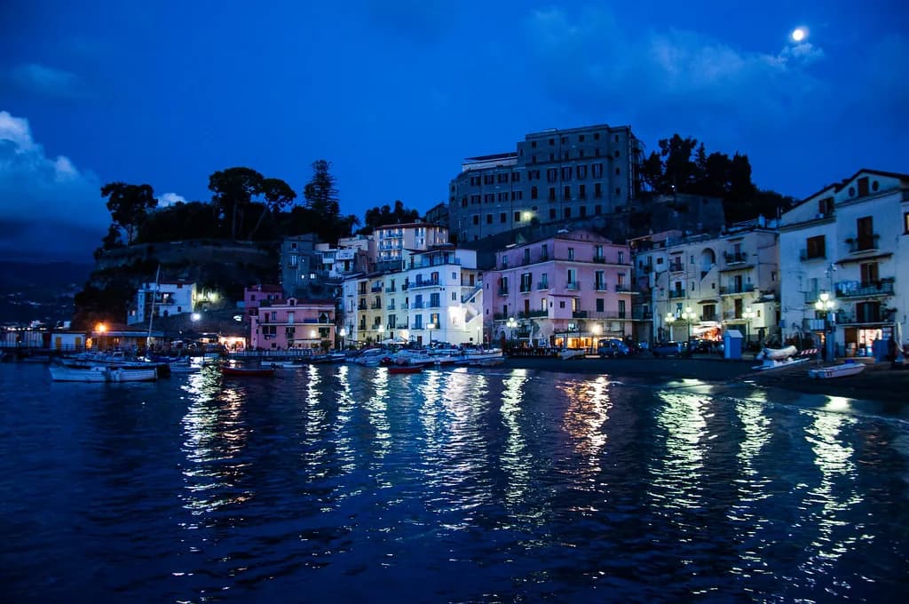 10 Essential Tips for What to Wear in Sorrento in September