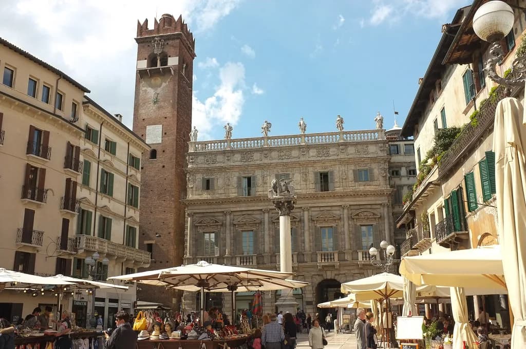 What To Wear In Verona In November: 10 Essential Packing Tips