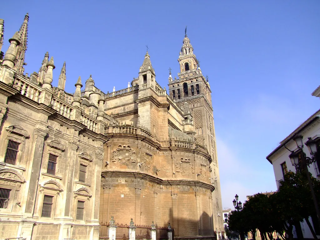 Plaza de España in Seville, Spain, a sun-exposed landmark where hats, SPF and comfortable shoes earn their place