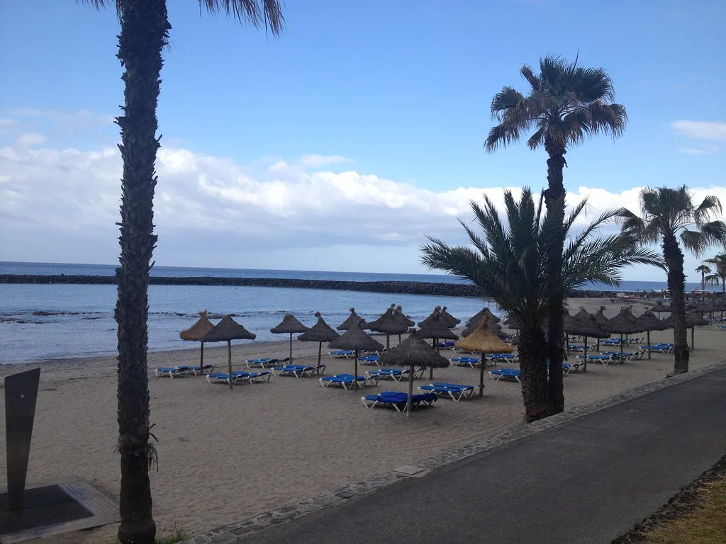 What to wear in Tenerife outfits