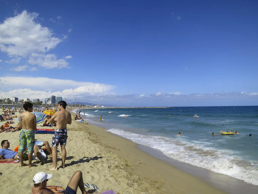 What to wear in Barcelona in June