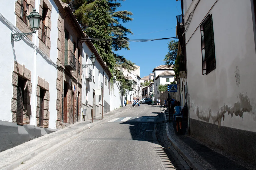 What to wear in Granada outfits