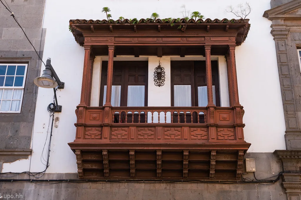 Historic plaza in Tenerife, the kind of town square where smart-casual evening attire fits in June